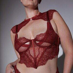 2X Full Set - Thistle and Spire Minna Set in Ruby NWOT